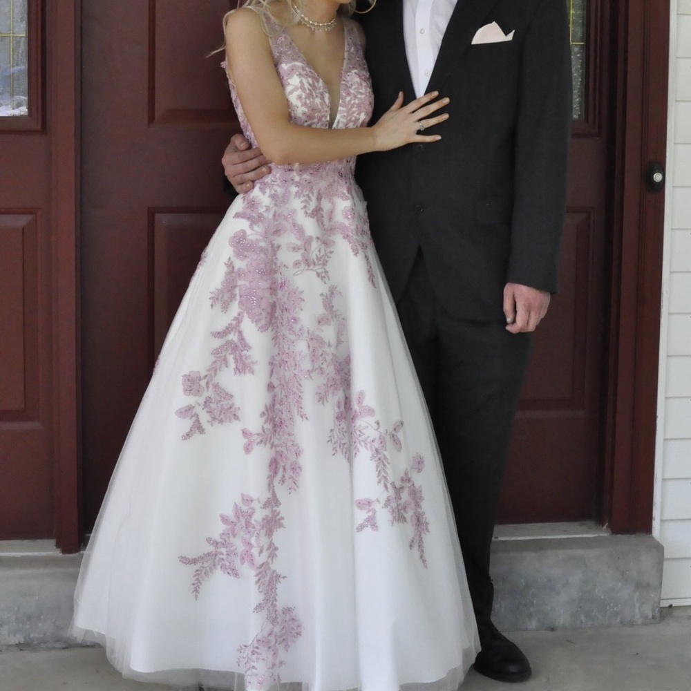 Brooklyn and Bailey x Camille La Vie prom dress - Picture 1 of 3